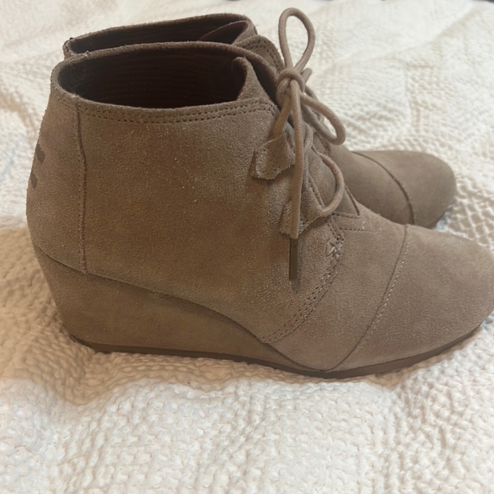 Tom booties